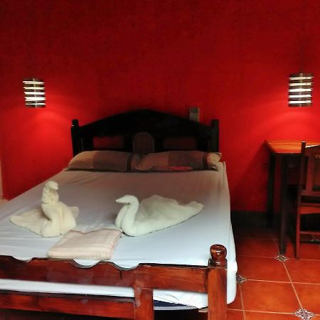 לאון Hostal Casa Ivana מראה חיצוני תמונה