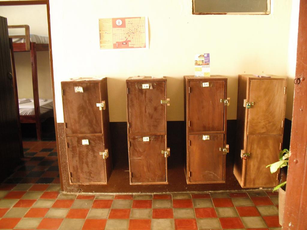 לאון Hostal Casa Ivana מראה חיצוני תמונה