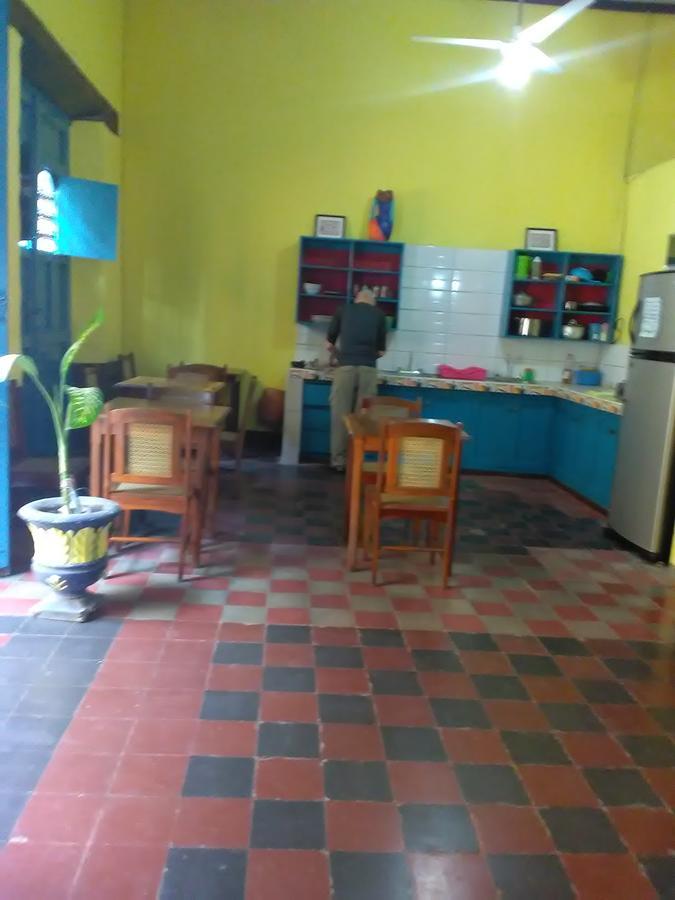 לאון Hostal Casa Ivana מראה חיצוני תמונה