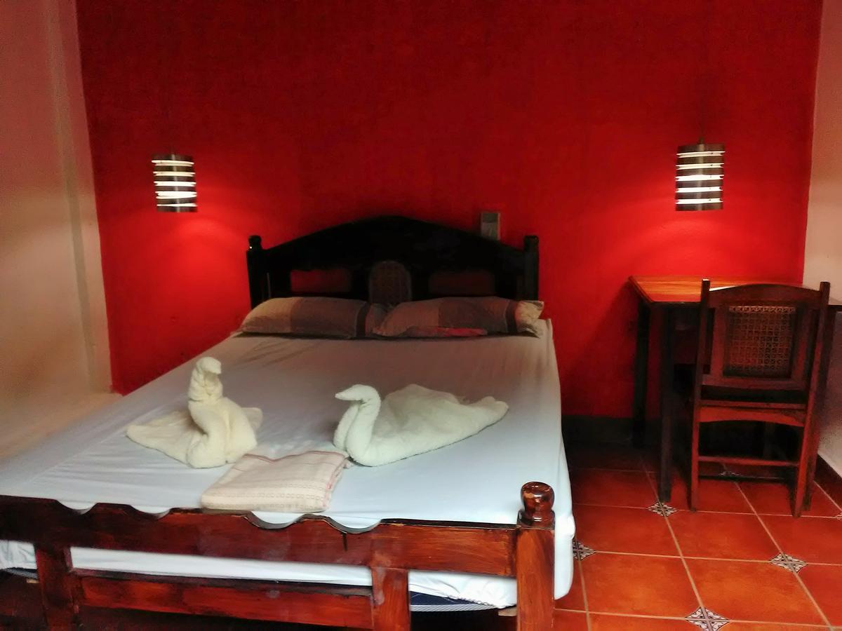 לאון Hostal Casa Ivana מראה חיצוני תמונה