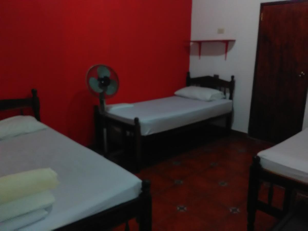 לאון Hostal Casa Ivana מראה חיצוני תמונה