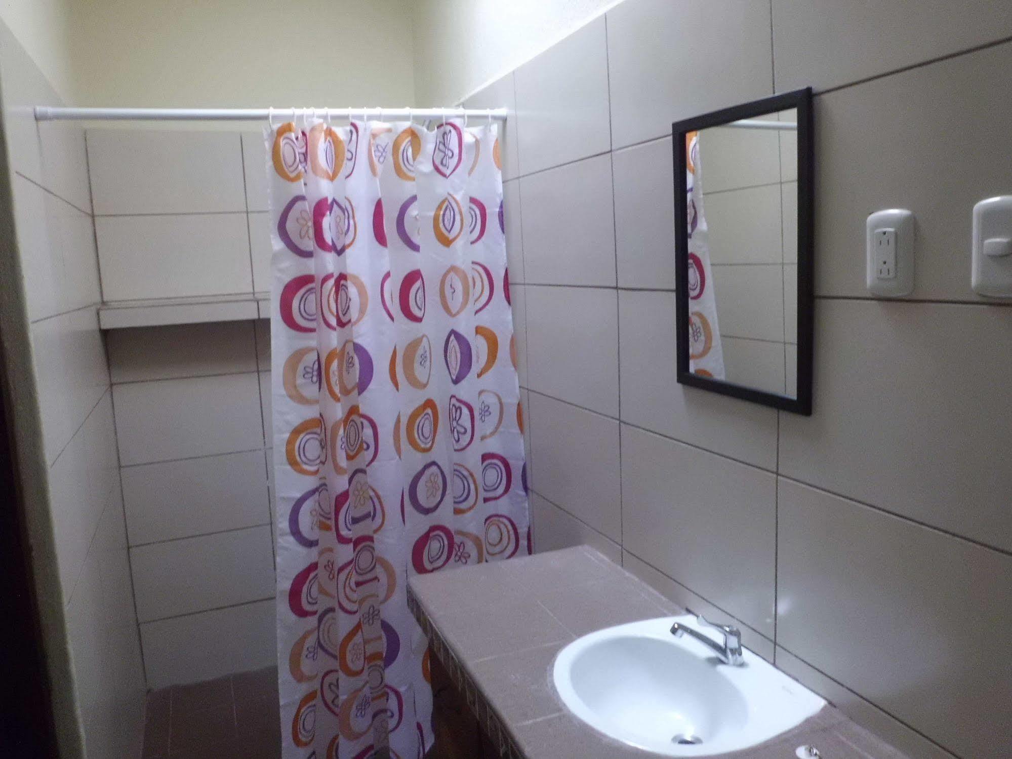 לאון Hostal Casa Ivana מראה חיצוני תמונה