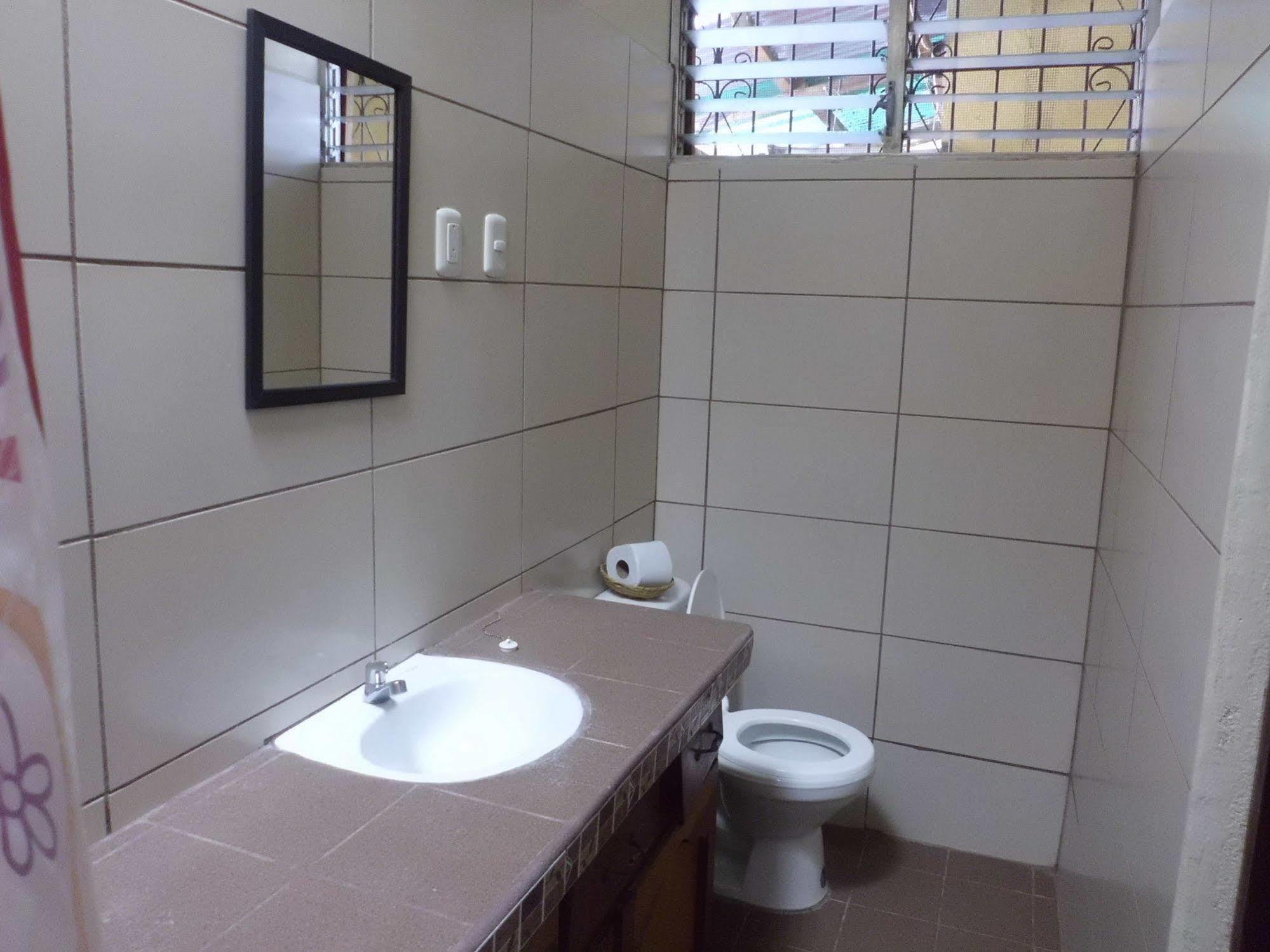 לאון Hostal Casa Ivana מראה חיצוני תמונה