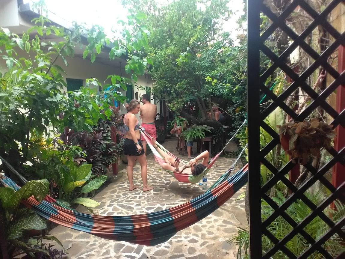 לאון Hostal Casa Ivana מראה חיצוני תמונה